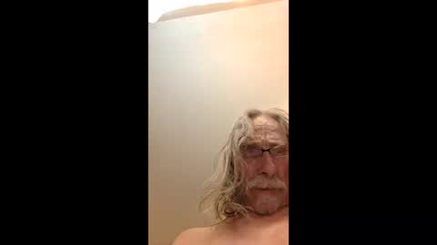 Snapshot of agedhardwood59618233 chatting on 02/18/26, 09:16 agedhardwood59618233 online show from 02/18/26, 09:16