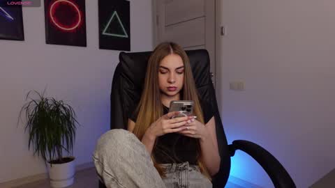 Agelina Lilly Laura online show from 02/16/25, 07:26