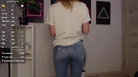 Agelina Lilly Laura online show from 02/19/25, 07:50