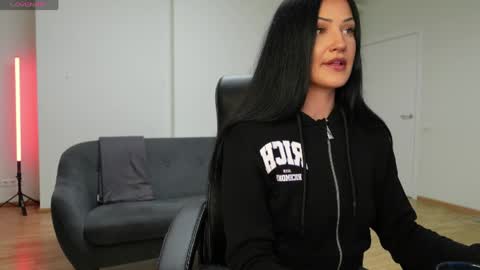 Agelina Lilly Laura online show from 04/14/26, 07:09