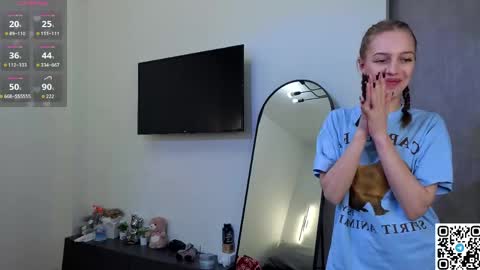 Monica and Bella online show from 05/02/26, 05:23