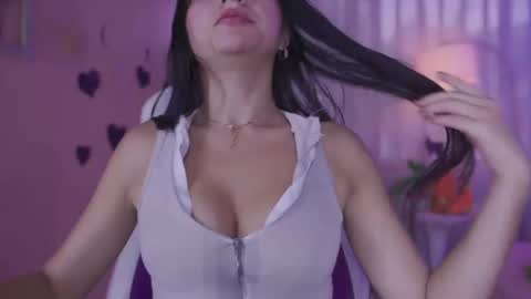 Snapshot of aghata_williamss chatting on 02/26/25, 12:14 AGHATA online show from 02/26/25, 12:14