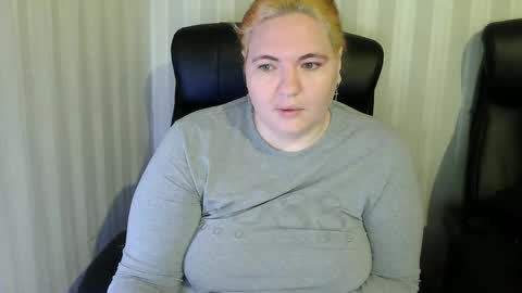 Snapshot of aglaya_fame chatting on 12/19/25, 08:10 Aglaya Fame online show from 12/19/25, 08:10