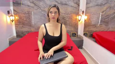 agnes_02 online show from 05/22/26, 11:38