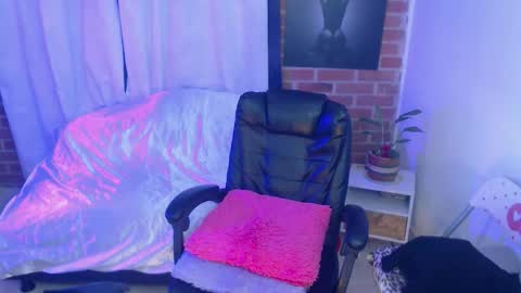 Lily online show from 02/07/26, 12:47