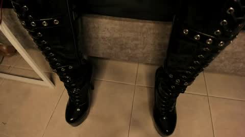 agnes_jones online show from 05/17/26, 12:52