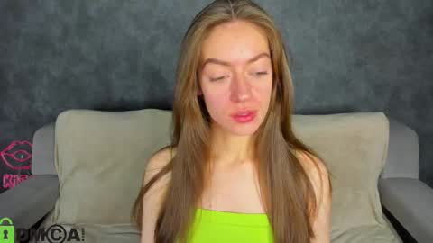 agnes wells online show from 09/28/25, 12:05