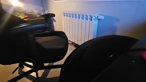 Snapshot of agnesmax chatting on 12/04/25, 10:40 Agn online show from 12/04/25, 10:40