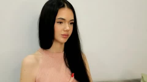 agness_leas online show from 05/10/26, 07:19