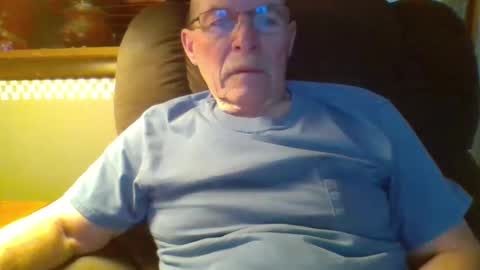 aguynrkfrd online show from 12/16/24, 10:08