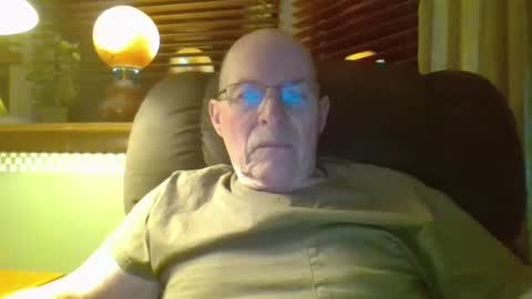 aguynrkfrd online show from 02/02/25, 10:24