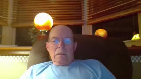 aguynrkfrd online show from 10/12/25, 09:30