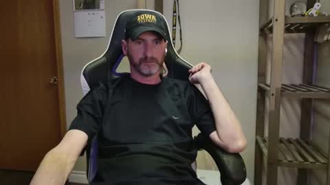 AhShucks online show from 04/10/26, 03:23