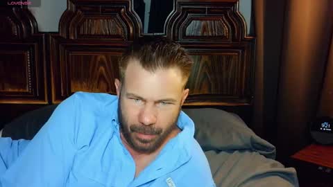 Blue Eyed Handsome Man online show from 03/20/26, 01:21