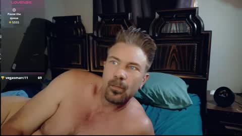 Blue Eyed Handsome Man online show from 04/28/26, 12:09