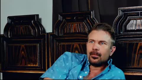 Blue Eyed Handsome Man online show from 05/01/26, 10:36