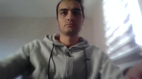 Snapshot of ahbehbi12 chatting on 11/03/25, 01:01 ahbehbi12 online show from 11/03/25, 01:01