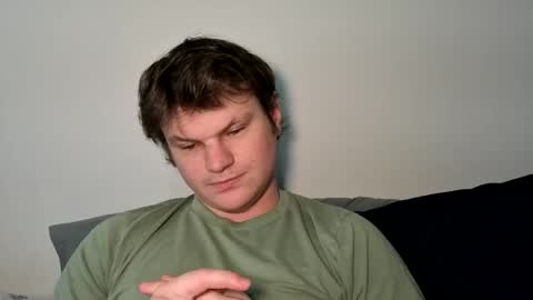 Snapshot of ahblah chatting on 12/16/25, 06:57 ahblah online show from 12/16/25, 06:57