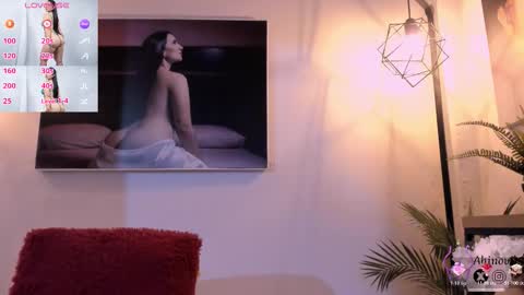 Snapshot of ahinovi_ chatting on 02/27/26, 02:11 Ahinovi online show from 02/27/26, 02:11