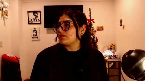 Snapshot of ahrianabluff_ chatting on 11/11/25, 02:11 Ahriana Bluff online show from 11/11/25, 02:11