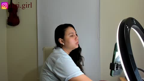 Snapshot of ahrigirl chatting on 01/24/25, 09:17 Andrea online show from 01/24/25, 09:17
