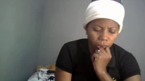 Aicha boobs online show from 04/03/26, 07:01