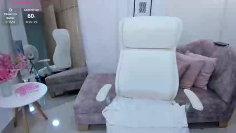 AIDA ADAMS online show from 11/01/25, 05:04