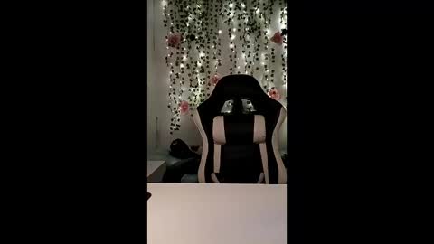 Aiden online show from 02/03/26, 09:42