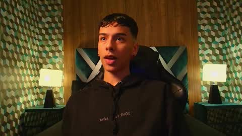 Snapshot of aiden_royce chatting on 10/22/25, 05:30 aiden_royce online show from 10/22/25, 05:30