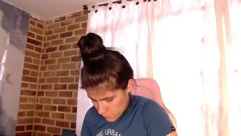 Snapshot of aiilynn_1 chatting on 07/02/26, 10:27 Ailyn online show from 07/02/26, 10:27