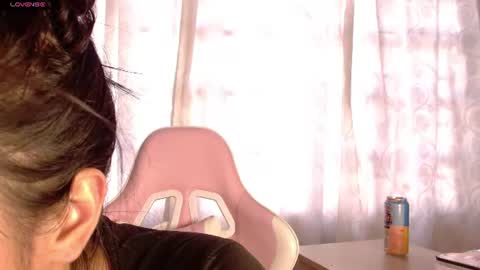 Snapshot of aiilynn_1 chatting on 07/15/26, 10:04 Ailyn online show from 07/15/26, 10:04