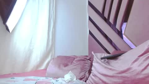 aiilynsmiith online show from 10/18/25, 02:36