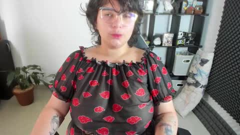 Catalina online show from 02/02/25, 01:30