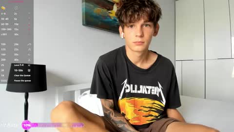 Snapshot of aiko_miracle chatting on 11/05/25, 01:05 birthday here online show from 11/05/25, 01:05