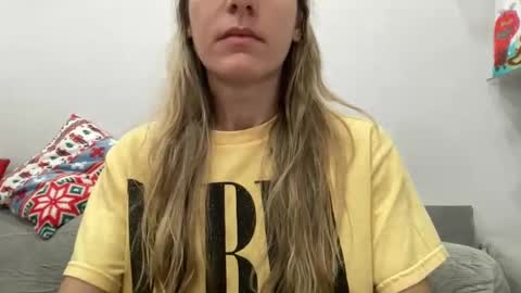 Snapshot of ailebun chatting on 12/30/24, 03:47 Aile online show from 12/30/24, 03:47