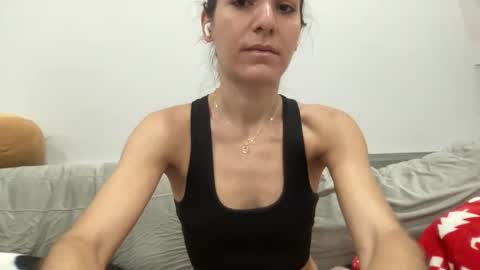 Snapshot of ailebun chatting on 12/31/24, 05:44 Aile online show from 12/31/24, 05:44