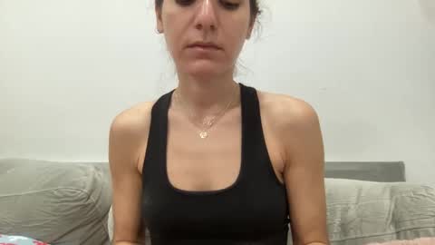 Snapshot of ailebun chatting on 12/31/24, 08:48 Aile online show from 12/31/24, 08:48