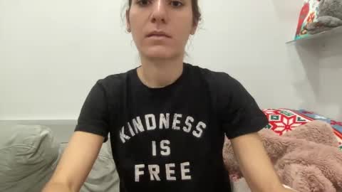 Snapshot of ailebun chatting on 01/03/25, 03:05 Aile online show from 01/03/25, 03:05