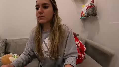 Snapshot of ailebun chatting on 01/26/25, 05:02 Aile online show from 01/26/25, 05:02