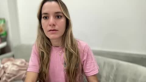 Snapshot of ailebun chatting on 01/30/25, 02:06 Aile online show from 01/30/25, 02:06