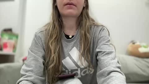 Snapshot of ailebun chatting on 02/25/25, 01:41 Aile online show from 02/25/25, 01:41