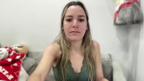 Snapshot of ailebun chatting on 03/08/25, 01:57 Aile online show from 03/08/25, 01:57