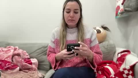 Snapshot of ailebun chatting on 03/09/25, 01:56 Aile online show from 03/09/25, 01:56