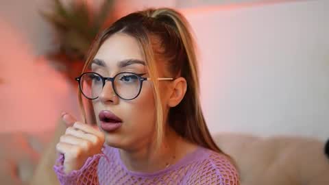  Aileen  online show from 11/12/25, 07:35