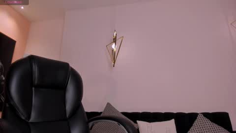 Snapshot of aileenvega chatting on 02/19/25, 08:20 AILEEN VEGA online show from 02/19/25, 08:20