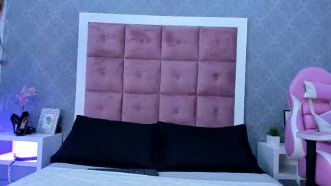 Ailen online show from 11/28/25, 12:30