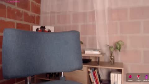 ailyn_ online show from 09/16/25, 05:08