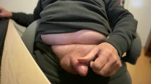 Snapshot of aime_sucer chatting on 01/12/25, 11:04 aime_sucer online show from 01/12/25, 11:04