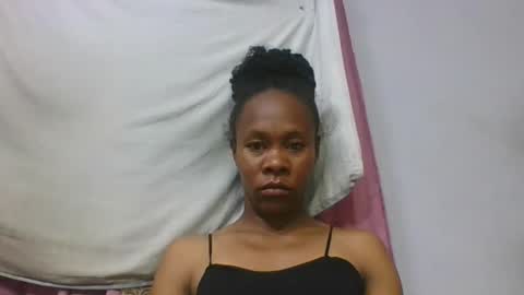 Snapshot of aimee982179 chatting on 03/19/26, 02:48 aimee982179 online show from 03/19/26, 02:48