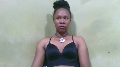 Snapshot of aimee982179 chatting on 04/16/26, 02:23 aimee982179 online show from 04/16/26, 02:23